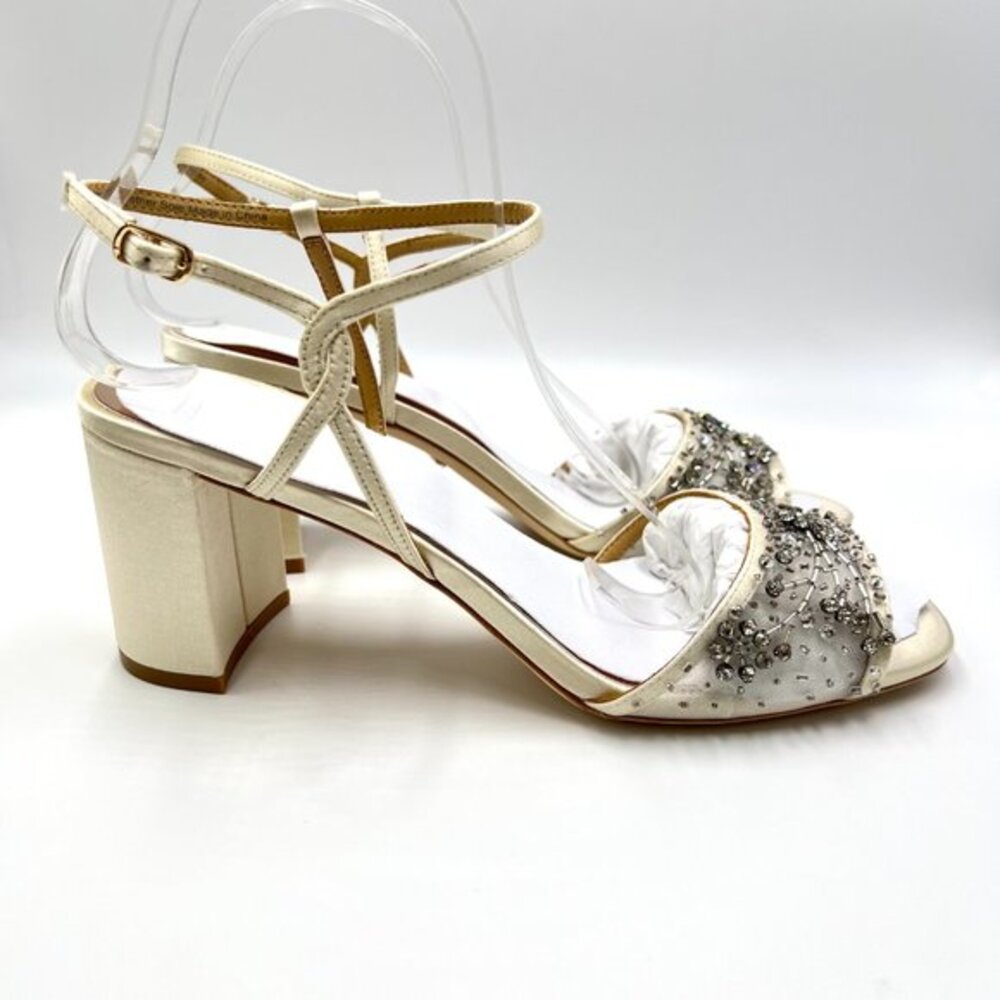 Badgley Mischka Size 8.5 Blaine Ivory Satin Jeweled Dress‎ Sandals Heels Shoes